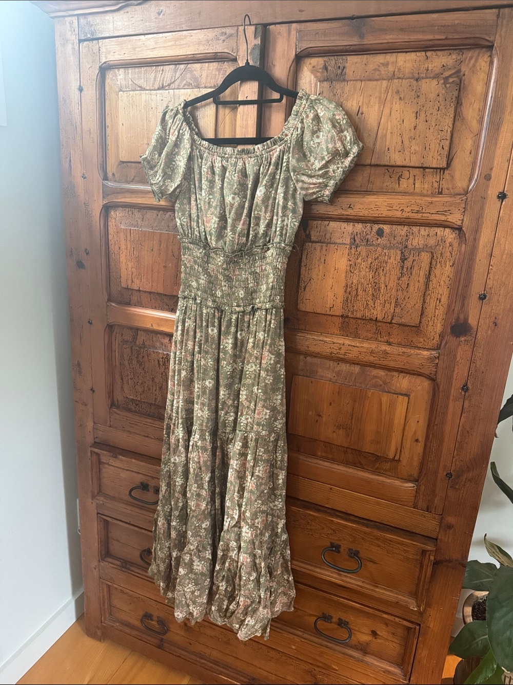 Trixxi Sage Green Floral Puff Sleeve Maxi Dress